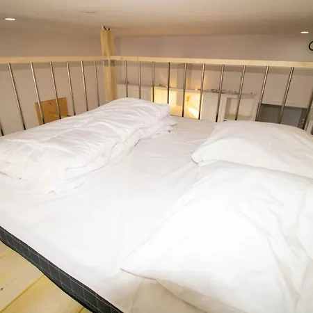 Cosy And Bright Studio At 1 Min Walk From The Sea Appartement Fréjus