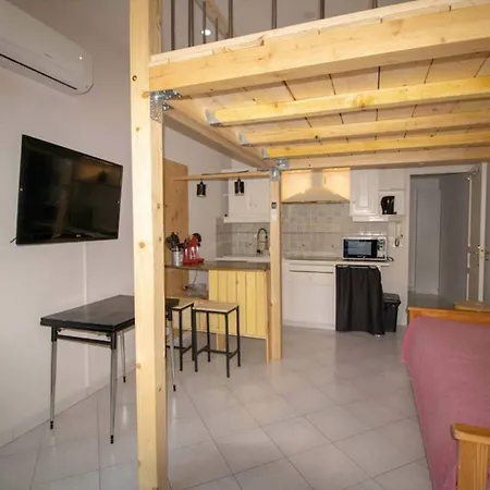 Cosy And Bright Studio At 1 Min Walk From The Sea Appartement