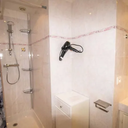 Cosy And Bright Studio At 1 Min Walk From The Sea Appartement *